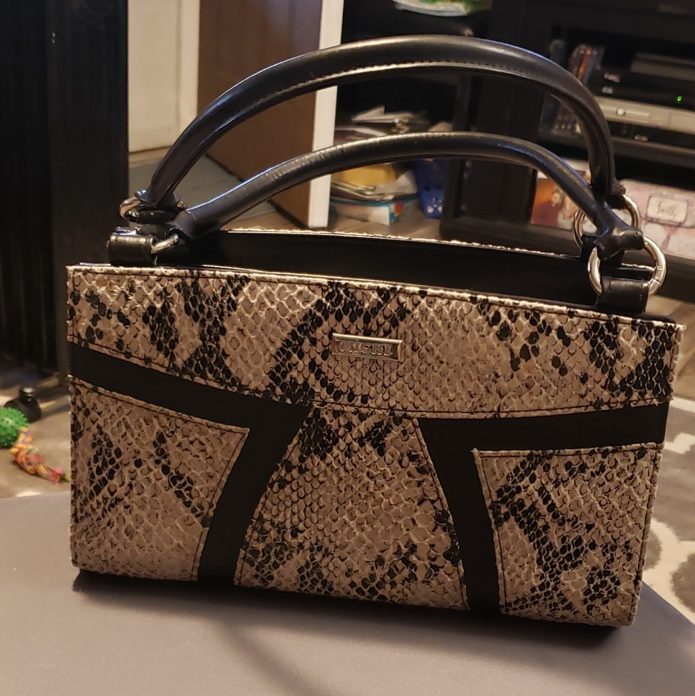 Miche magnetic base purse